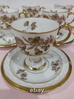 Ensemble de café sur piédestal vintage Pirkenhammer tchèque, embossé. Absolument magnifique.