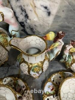 Ensemble de café vintage Capodimonte de 15 pièces fabriqué en Italie avec des accents dorés