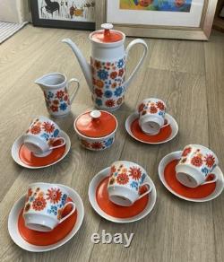 Ensemble de café vintage années 1960 Flower Power 5 tasses et soucoupes rétro