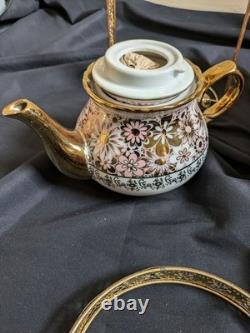 Ensemble de café vintage de 14 pièces avec support en chrome, Collection Or Yamasen, Royal Ensemble de café vintage de 14 pièces avec support en chrome, Collection Or Yamasen, Royal