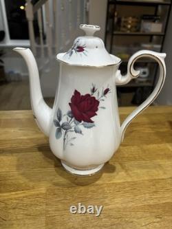 Ensemble de café vintage de 15 pièces Royal Albert Sweet Romance en porcelaine fine