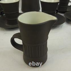 Ensemble de café vintage de 18 pièces Dansk Flamestone marron avec cafetière, crémier et tasse et sous-tasse.