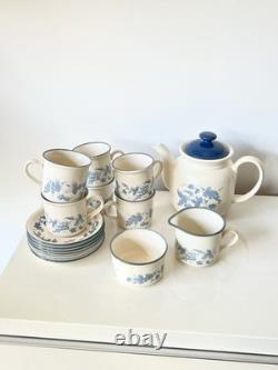 Ensemble de café vintage de Staffordshire Potteries décor bleu raisin années 1970