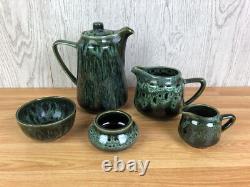 Ensemble de café vintage en céramique de studio 5 pièces avec glaçure verte à gouttes, milieu du siècle MCM