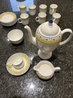 Ensemble de café vintage en porceline bone china Wedgwood Mistral avec pichet à lait et sucrier