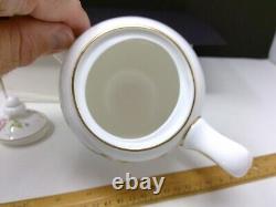 Ensemble de cafetière et 4 soucoupes Vintage Royal Doulton Passion Flower