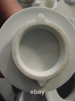 Ensemble de déjeuner/thé/café de 12 tasses Vintage Meissen avec fleurs et col de cygne (moins 1 soucoupe)