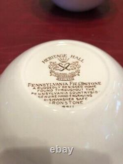 Ensemble de dîner et café en fer blanc multicolore vintage Heritage Hall de 29 pièces