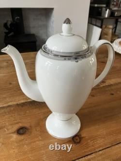 Ensemble de dîner et de café Wedgewood Amherst en porcelaine fine vintage, 64 pièces
