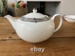 Ensemble de dîner et de café Wedgewood Amherst en porcelaine fine vintage, 64 pièces