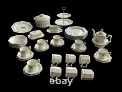 Ensemble de dîner/thé/café Vintage Johnson Bros Eternal Beau de 46 pièces Eb4