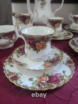 Ensemble de grande cafetière Vintage Royal Albert Old Country Roses de 19 pièces