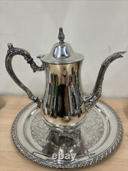 Ensemble de service à café/thé en argent clair de collection Oneida (USA) avec plateau, pot, bol et cruche.