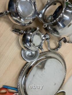 Ensemble de service à café/thé en argent clair de collection Oneida (USA) avec plateau, pot, bol et cruche.