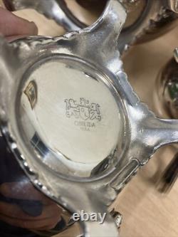 Ensemble de service à café/thé en argent clair de collection Oneida (USA) avec plateau, pot, bol et cruche.