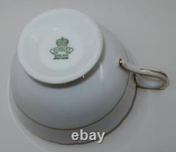 Ensemble de tasse à café ou à thé et soucoupe vintage Aynsley 7949 avec dorure en relief et bords festonnés