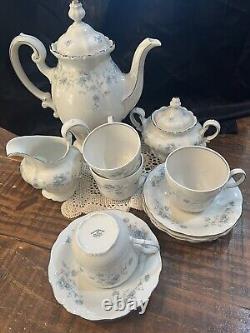 Ensemble de thé/ café avec théière, crémier et sucrier Johann Haviland Blue Garland Allemagne VTG