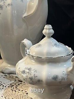 Ensemble de thé/ café avec théière, crémier et sucrier Johann Haviland Blue Garland Allemagne VTG