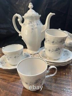 Ensemble de thé/ café avec théière, crémier et sucrier Johann Haviland Blue Garland Allemagne VTG