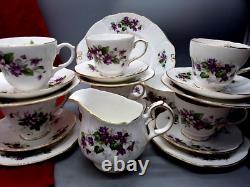 Ensemble de thé et café en porcelaine anglaise vintage Duchess avec violettes - tasses et soucoupes