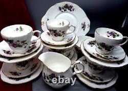 Ensemble de thé et café en porcelaine anglaise vintage Duchess avec violettes - tasses et soucoupes