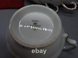 Ensemble de thé et café en porcelaine anglaise vintage Duchess avec violettes - tasses et soucoupes