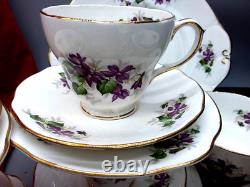 Ensemble de thé et café en porcelaine anglaise vintage Duchess avec violettes - tasses et soucoupes