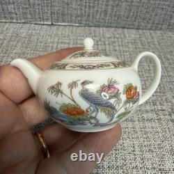 Ensemble de thé et café en porcelaine de Chine bone china VTG Miniature Wedgwood Kutani Crane Angleterre 8 pièces