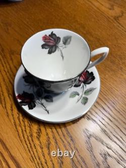 Ensemble de thé et café en porcelaine fine Royal Albert Masquerade vintage (bord argenté) 34 pièces