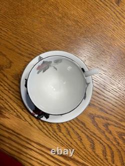 Ensemble de thé et café en porcelaine fine Royal Albert Masquerade vintage (bord argenté) 34 pièces