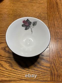 Ensemble de thé et café en porcelaine fine Royal Albert Masquerade vintage (bord argenté) 34 pièces