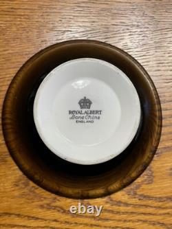 Ensemble de thé et café en porcelaine fine Royal Albert Masquerade vintage (bord argenté) 34 pièces