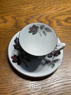 Ensemble de thé et café en porcelaine fine Royal Albert Masquerade vintage (bord argenté) 34 pièces