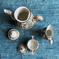 Ensemble de thé et café italien vintage R. Capodimonte Italie avec des chérubins en porcelaine italienne.