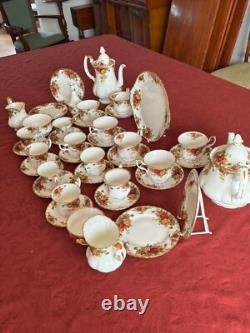 Ensemble de thé et café vintage Royal Albert Old Country Roses 44 pièces