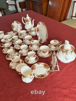 Ensemble de thé et café vintage Royal Albert Old Country Roses 44 pièces