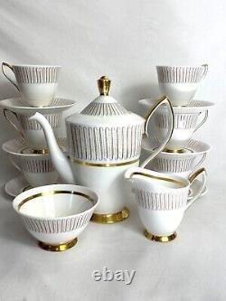 Ensemble de thé et café vintage des années 1950. Royal Albert Capri. Porcelaine osseuse blanche et dorée, 15 pièces.