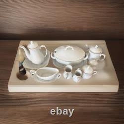 Ensemble de thé et de dîner en porcelaine blanche vintage de Cmielów, Pologne, avec garniture dorée, plus de 40 pièces