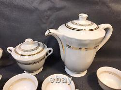 Ensemble de thé ou de café en porcelaine de Limoges vintage avec accents dorés