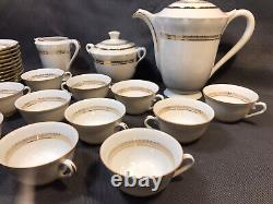 Ensemble de thé ou de café en porcelaine de Limoges vintage avec accents dorés