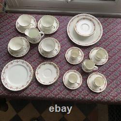 Ensemble de thé vintage Aynsley délicat 4 tasses et soucoupes plus ensemble de 4 tasses à café - 27 pièces