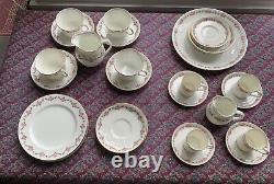 Ensemble de thé vintage Aynsley délicat 4 tasses et soucoupes plus ensemble de 4 tasses à café - 27 pièces