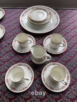 Ensemble de thé vintage Aynsley délicat 4 tasses et soucoupes plus ensemble de 4 tasses à café - 27 pièces