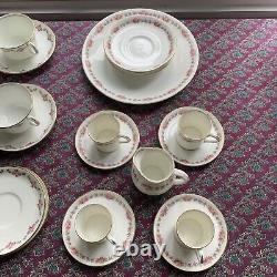 Ensemble de thé vintage Aynsley délicat 4 tasses et soucoupes plus ensemble de 4 tasses à café - 27 pièces