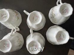 Ensemble de thé vintage Royal Albert HAWORTH, 12 tasses à thé et soucoupes, théière et cafetière.