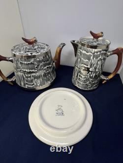 Ensemble vintage Arthur Wood « Silver Shield » de théière ou cafetière avec support