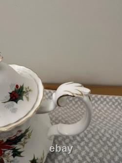 Ensemble vintage Royal Albert Poinsettia de théière, cafetière, service à thé et crémier