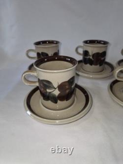 Ensemble vintage de 5 tasses à café et soucoupes Arabia Finland Ruija, années 1970