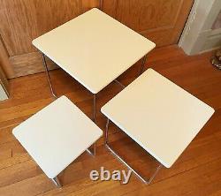 MID Century Blanc Moderne Acrylique Chrome Cube Nesting Fin De Table De Table Des Années 1960