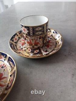 Pièce de cabinet vintage Couronne Derby Imari Tasses à café et soucoupes Menthe